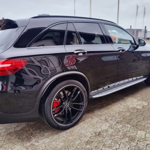 Keramisk coating af Mercedes SUV med dyb sort glans