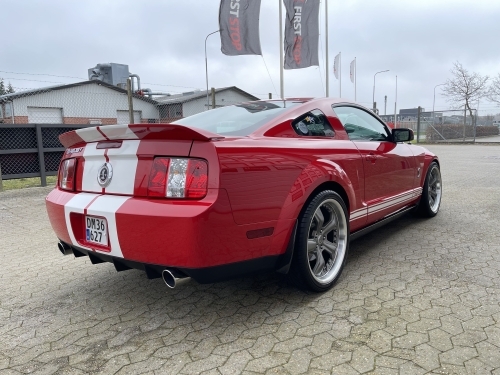 Rød Ford Mustang med keramisk coating og forbedret lakdybde